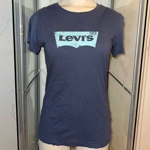 Women Levi’s blue T-shirt